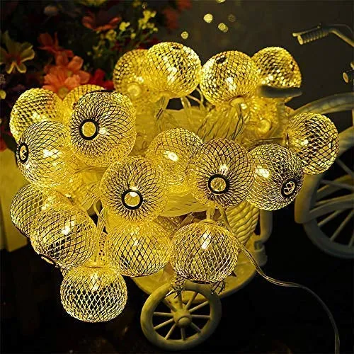 Golden Metal Lantern String Lights 16 LED 4 Meter