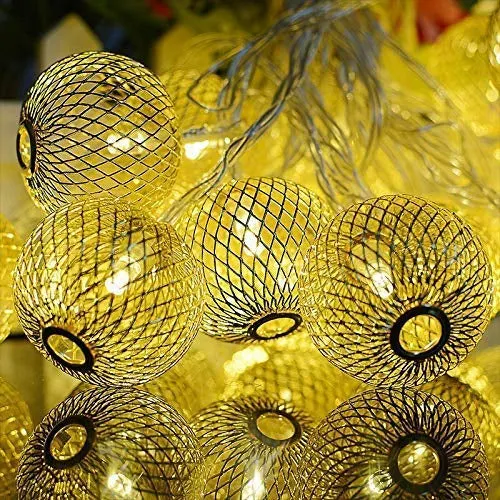 Golden Metal Lantern String Lights 16 LED 4 Meter