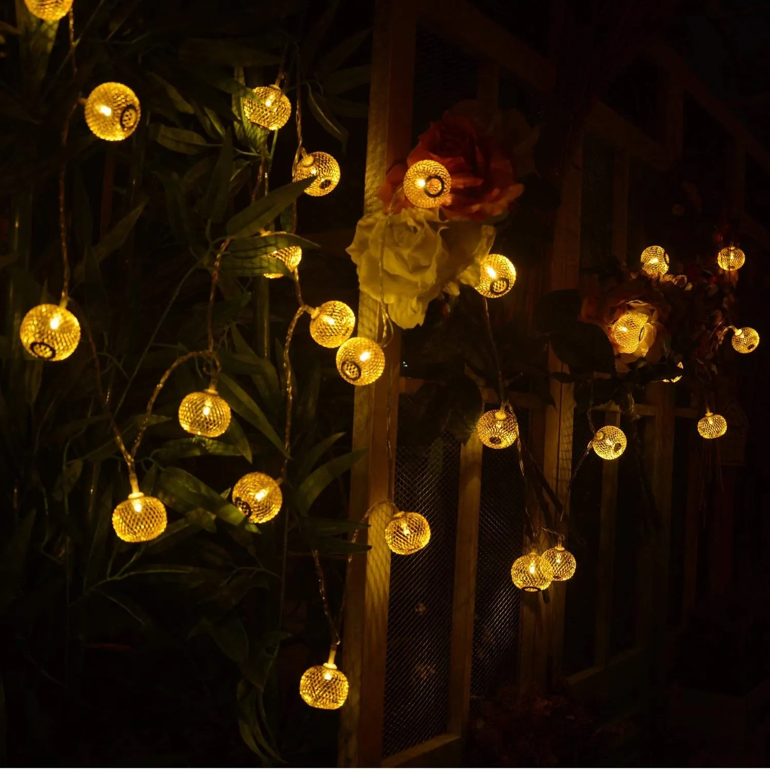 Golden Metal Lantern String Lights 16 LED 4 Meter