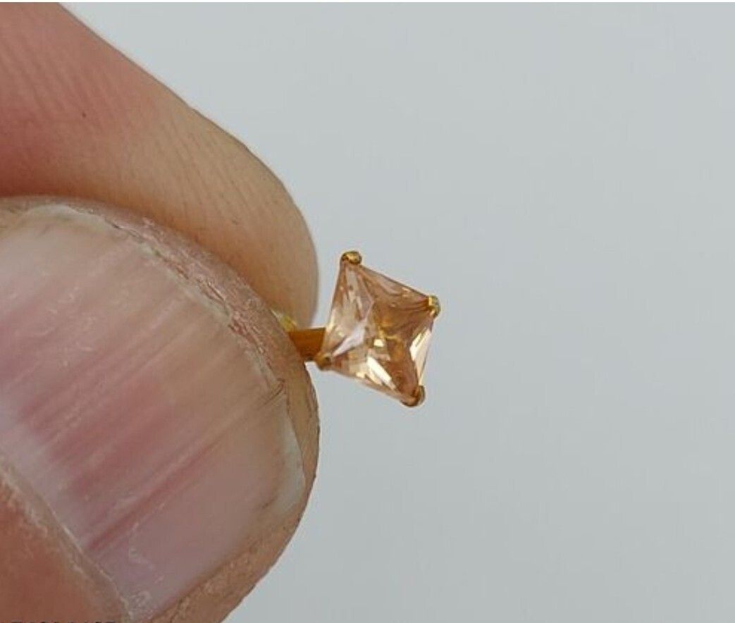 SHOPSY-HOC-NOSE PIN CHAKOR PEACH