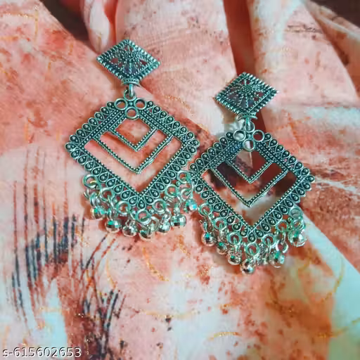 Gromatric Oxidized Square Earing With Ghumgru