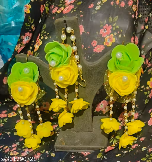 Haldi maangtika earing set