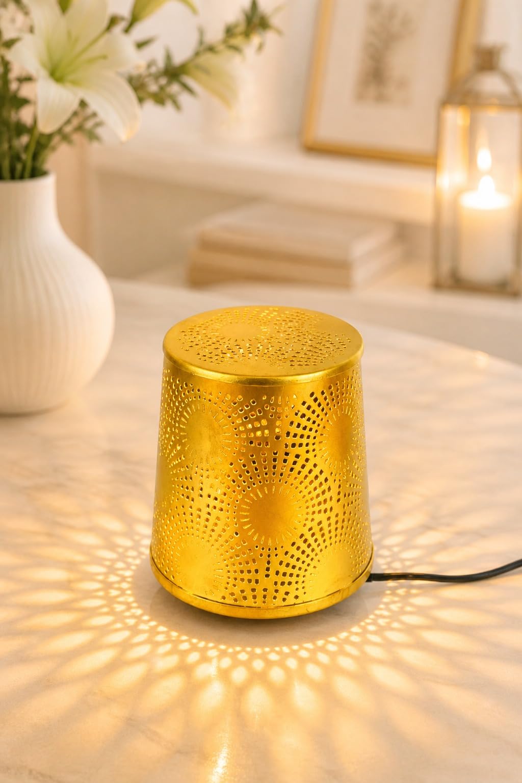 Elegant Aroma Diffuser/Burner with 10 ml Aroma Oil Made by Galvanized Metal