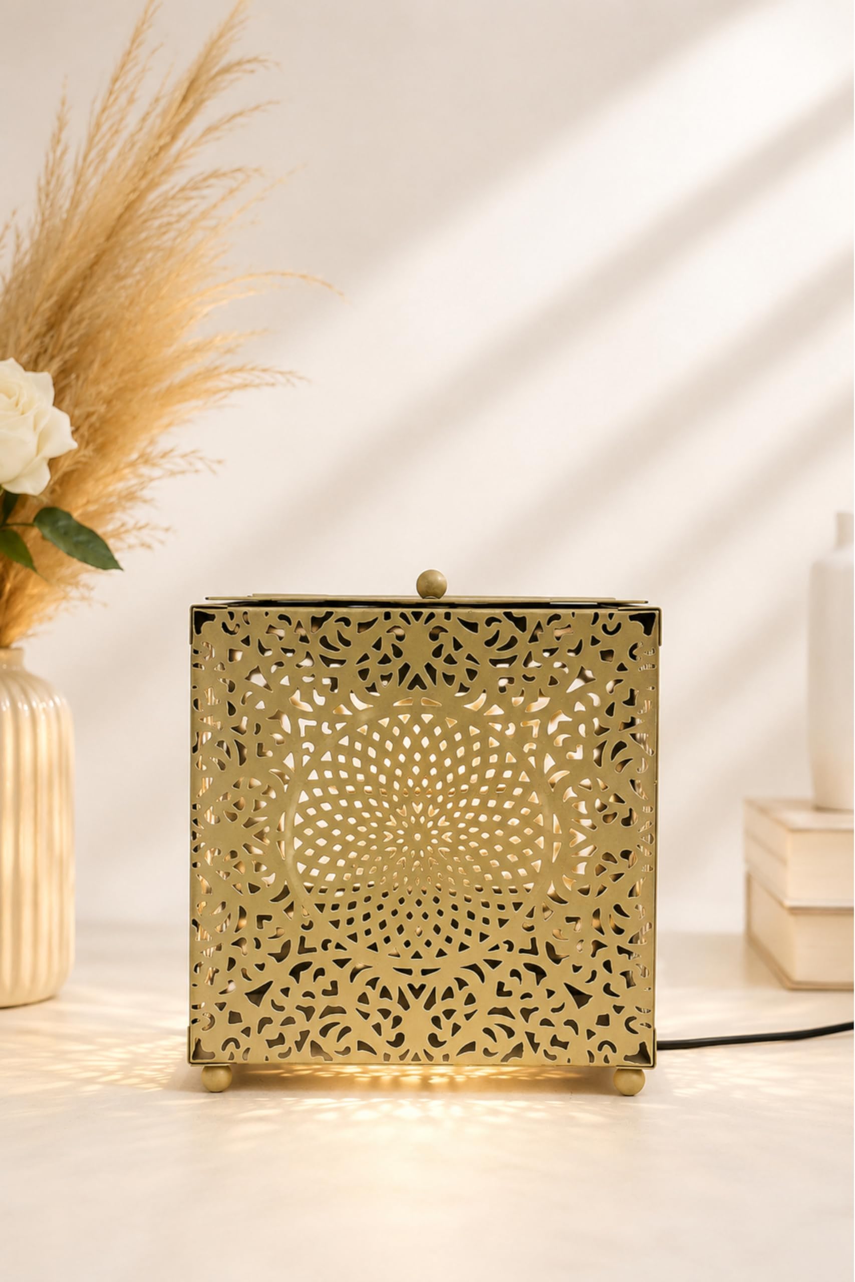 Decorative Electric Moroccan Style,Aroma Oil Burner,Diffuser for Home Fragrance with 10ml Aroma Oil_ R 1994