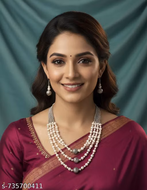 Roshal 2.O brand New necklace earring set of 1