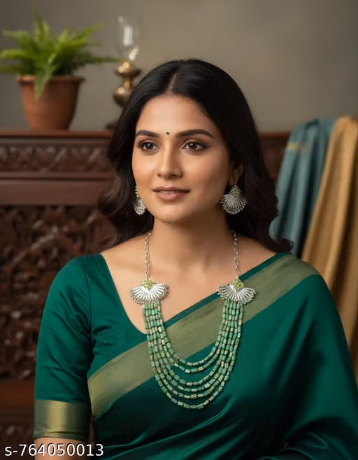 Roshal 2.O brand New necklace earring set of 1