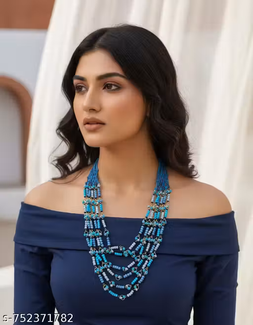 Roshal 2.O brand New necklace earring set of 1