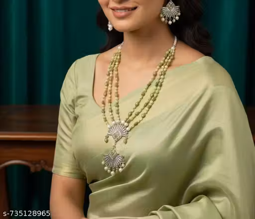 Roshal 2.O brand New necklace earring set of 1