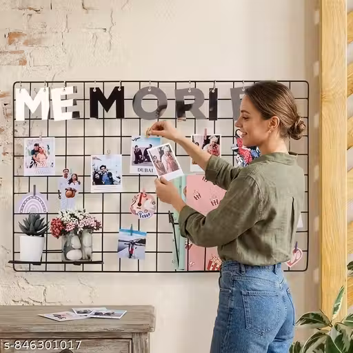 Wall Hanging Metal Grid Frame for Photo Collage