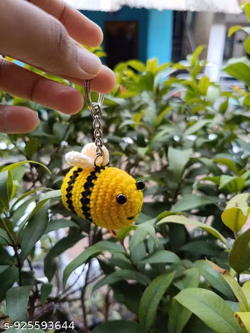 Crochet Honeybee Keychain, Handmade Bee Keychain, Crochet Bee Keyring, Cute Bee Keychain, Amigurumi Bee Keychain, Handmade Crochet Keychain, Bag Charm, Backpack Charm, Cute Key Holder, Soft Yarn Keychain, Bee Bag Accessory, Handmade Gift, Kids Keychain, C