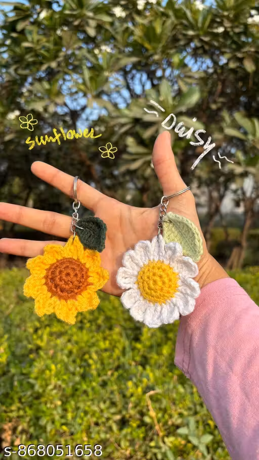 Handmade Crochet Sunflower & Daisy Keychain Cute Boho Flower Bag Charm, Eco-Friendly Gift for Women, Car Key Ring Accessory