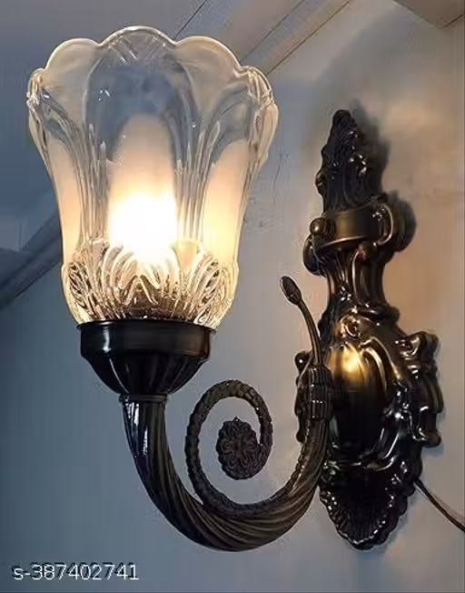 ANTIQUE INIDAN DECENT WALL LIGHT