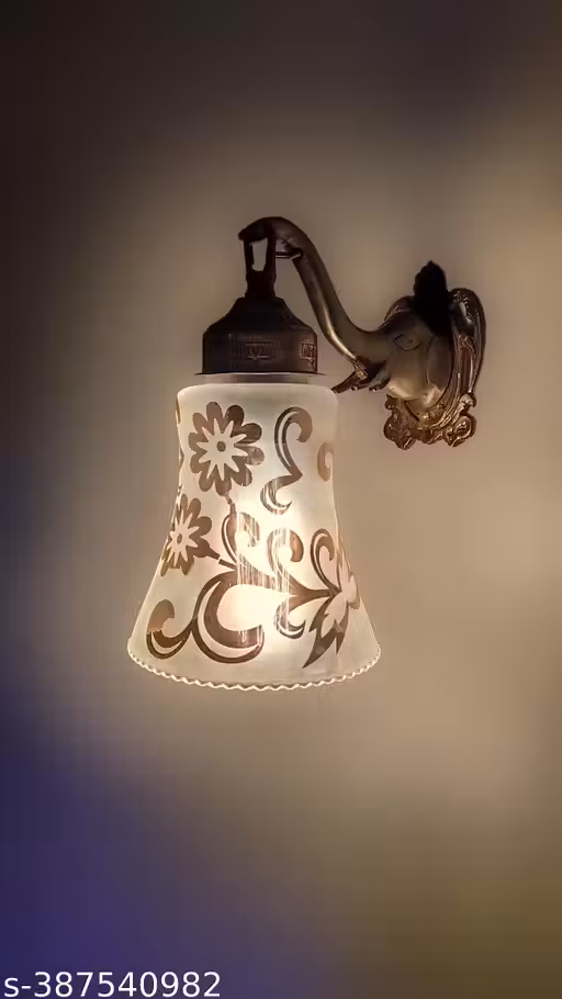 ANTIQUE DECENT MODERN WALL LIGHT
