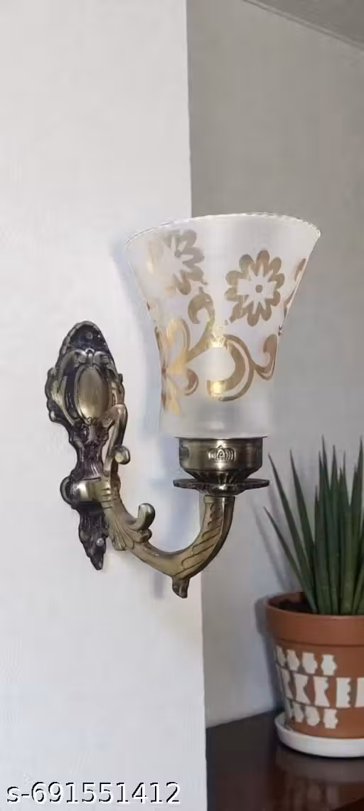 New ANTIQUE INIDAN DECENT WALL LIGHT Outdoor Light Downlight uplight Metal Base Wall Lamp/Light for Gift & Home Decorations.(Bulb not Included)(Made in India) (Pack of 1) Look Decorative Single Lamp Hanging Wall Light(Ac/, Glass)_(Without Bulb)