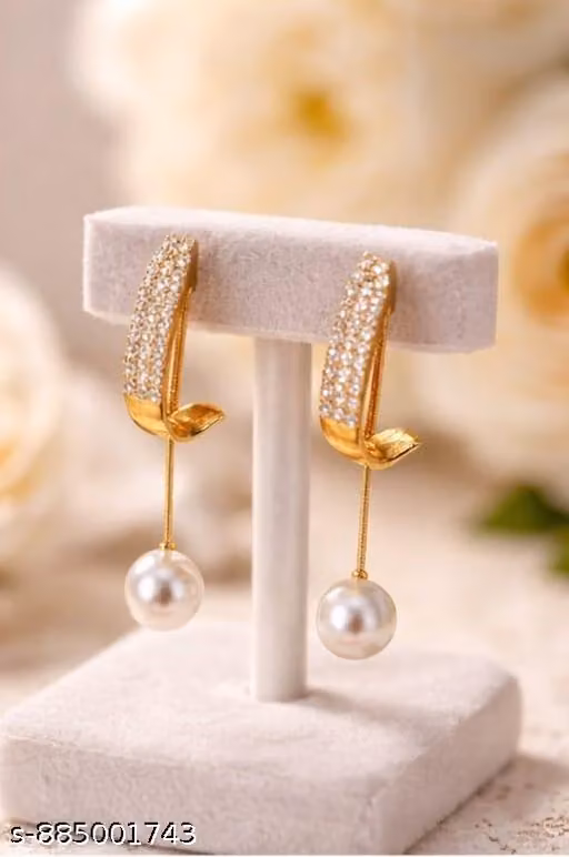 Pearl Charm Curve Earrings