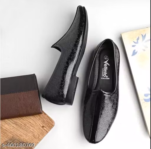 Latest Graceful Men Casual Shoes