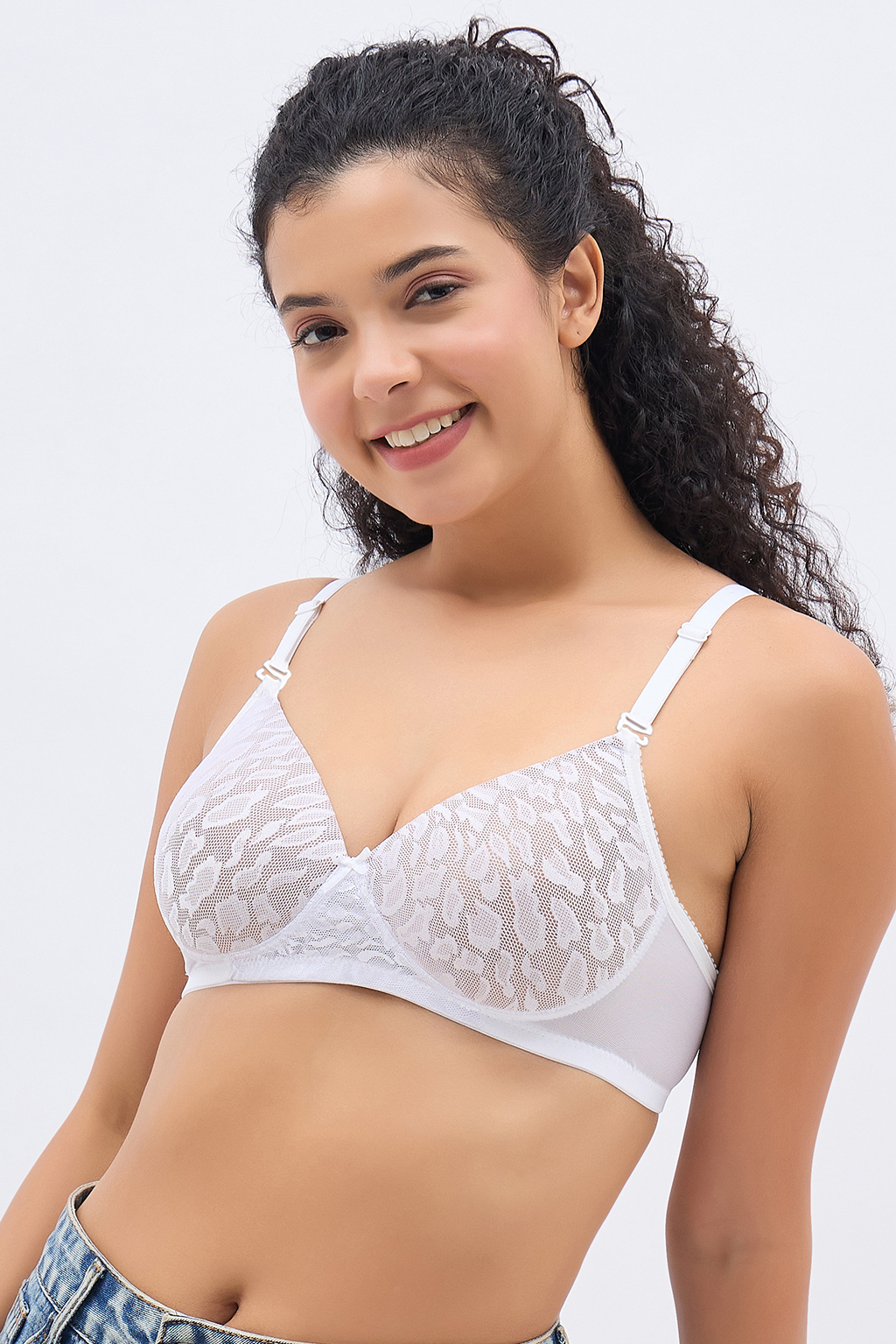 Clovia Women Padded Lace Bra – Full Coverage, Wirefree, White