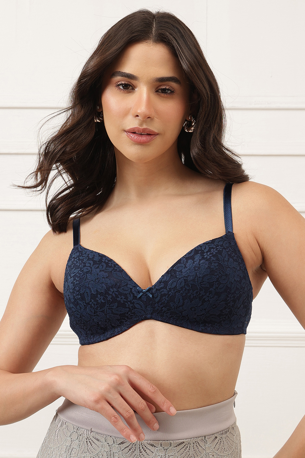 Clovia Lace Padded Non-Wired Uni-Cup Bra _Navy Blue