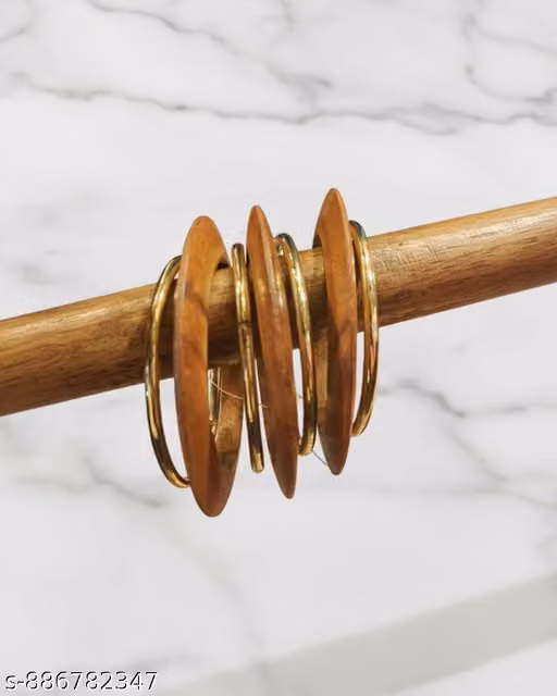 Elegant Wooden Disc & Gold Tone Bangle Stack Set (7 Pieces)