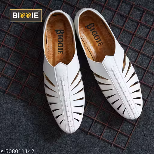 Biggie White Fali Ethnic Nagra for Men | Mocassion shoe| Mojaris for men | Juttis | Nagra | Sherwani Jutti | Pyajama Nagda