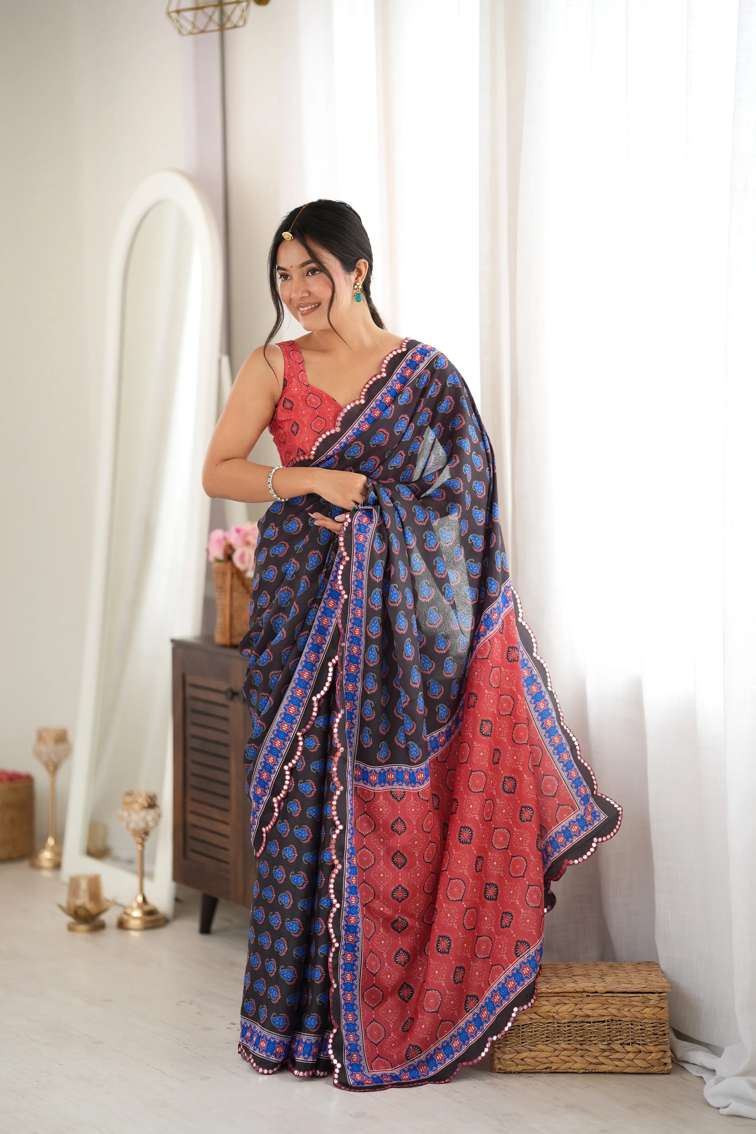 Panjari Charcoal Black Paisley Chinon Saree with Contrast Coral Pallu