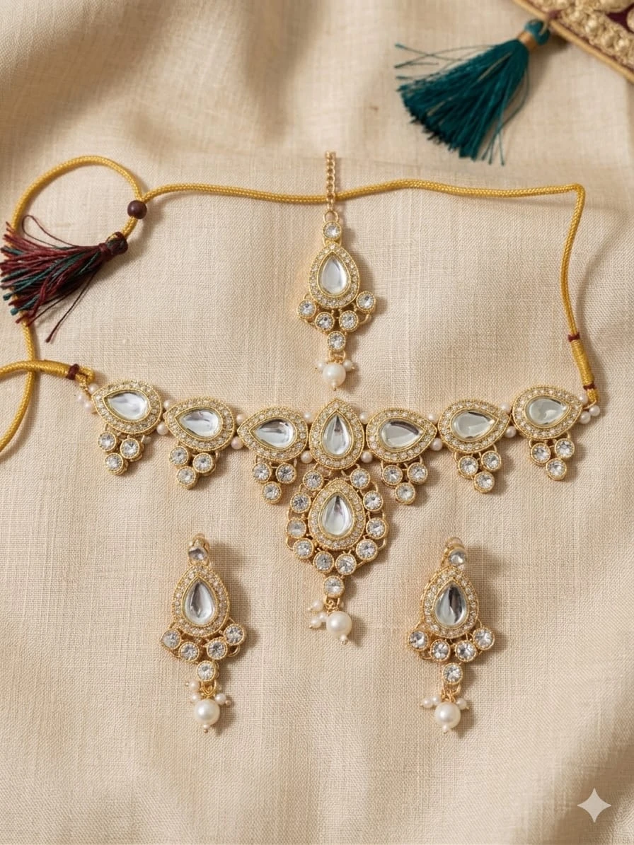 Elegant Kundan Pearl Choker Set with Maang Tikka & Earrings