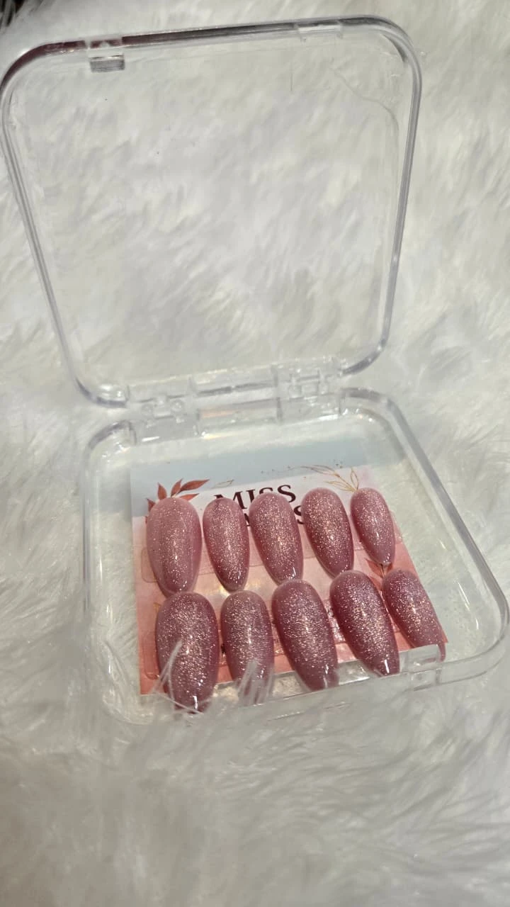 Miss Nails - Handmade Artificial Pink Cateye Nails - False Press on Nails