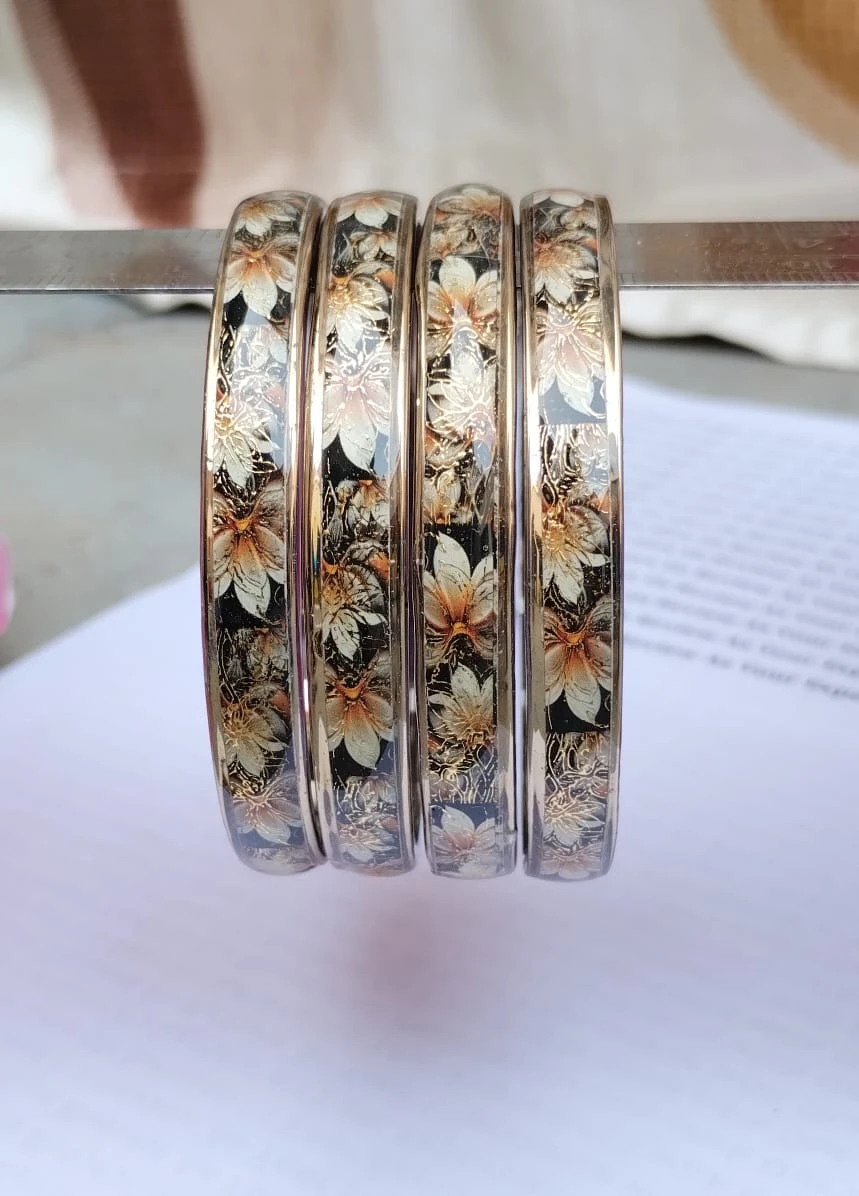 White_Lily_Bangle