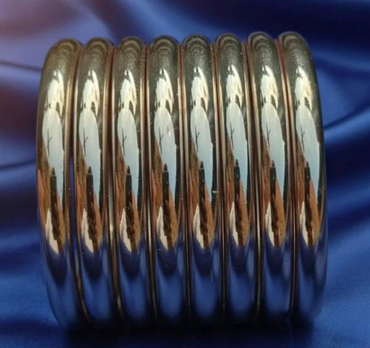 GOLD PLATET BANGLE FULL GOLDEN