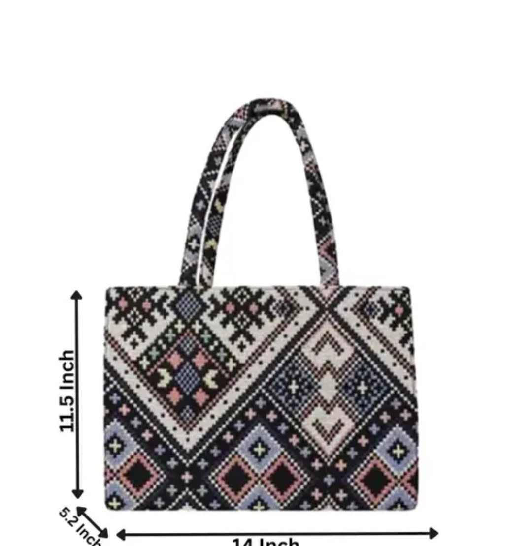 beautiful tote bag for girls and women / easy to carry in office and everywhere / alluring tote bag / versatile tote bag / attractive tote bag / trendy tote bag / modern tote bag