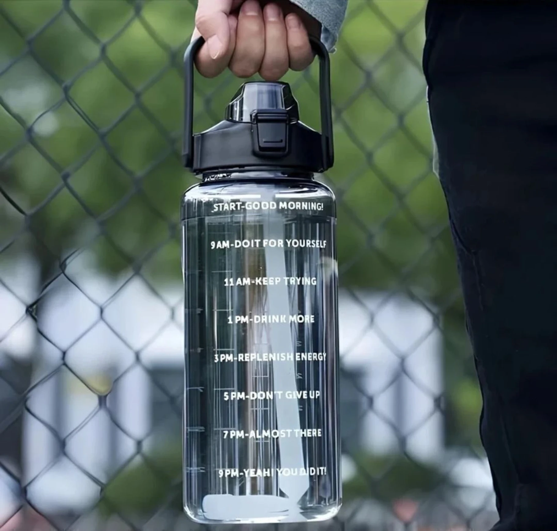 2000 ML WATER BOTTLE & SIPPER