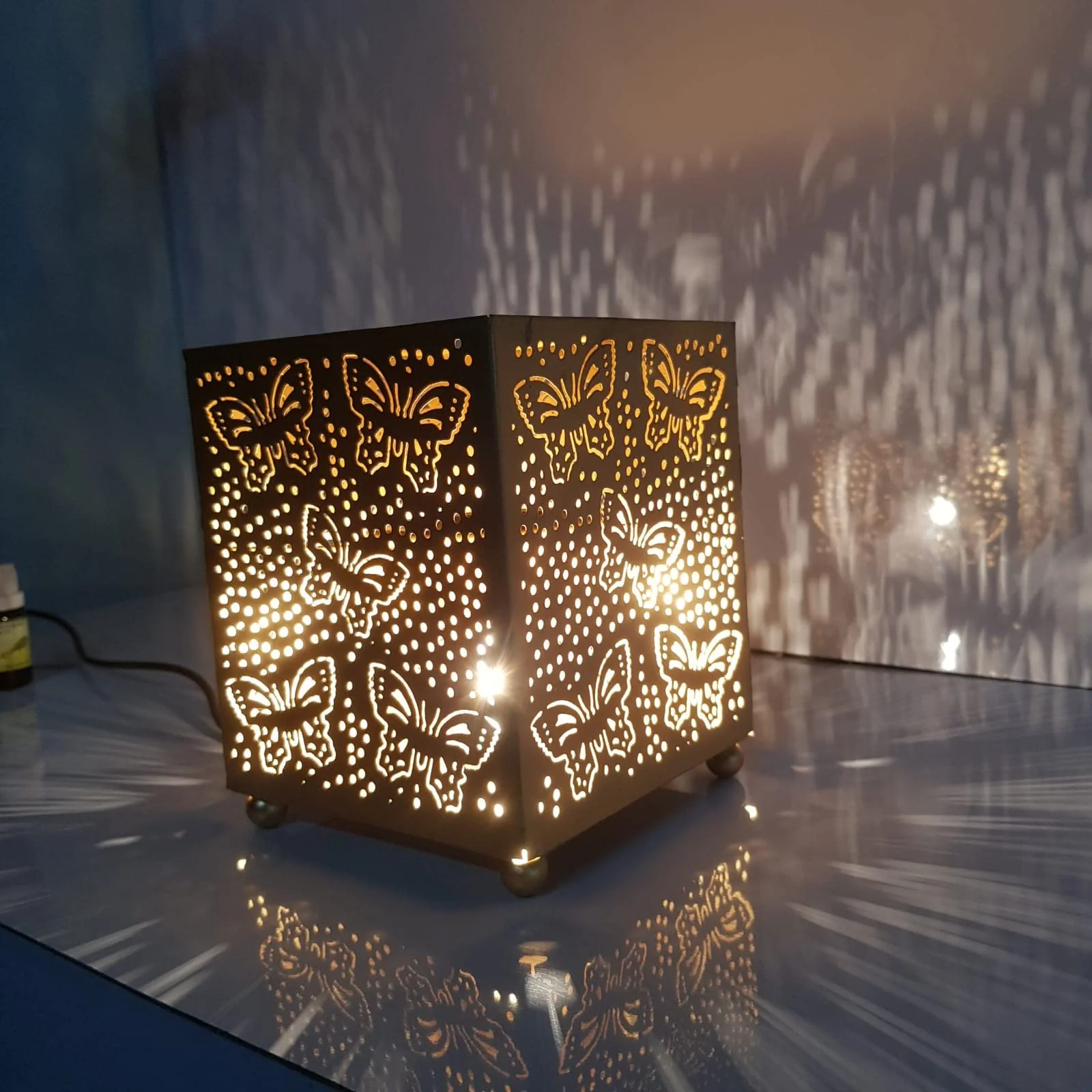 Decorative Electric Moroccan Style,Aroma Oil Burner (Diffuser) for Home Fragrance with 10ml Aroma Oil_ R 1984