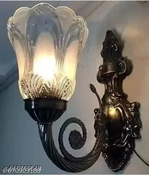 ANTIQUE INIDAN DECENT WALL LIGHT